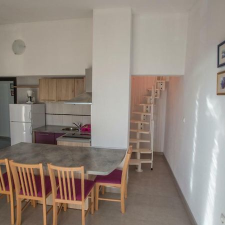 Apartmani Simic Starigrad Paklenica Buitenkant foto