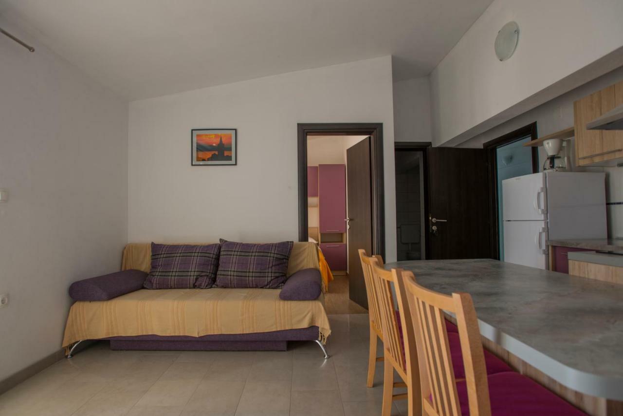 Apartmani Simic Starigrad Paklenica Buitenkant foto